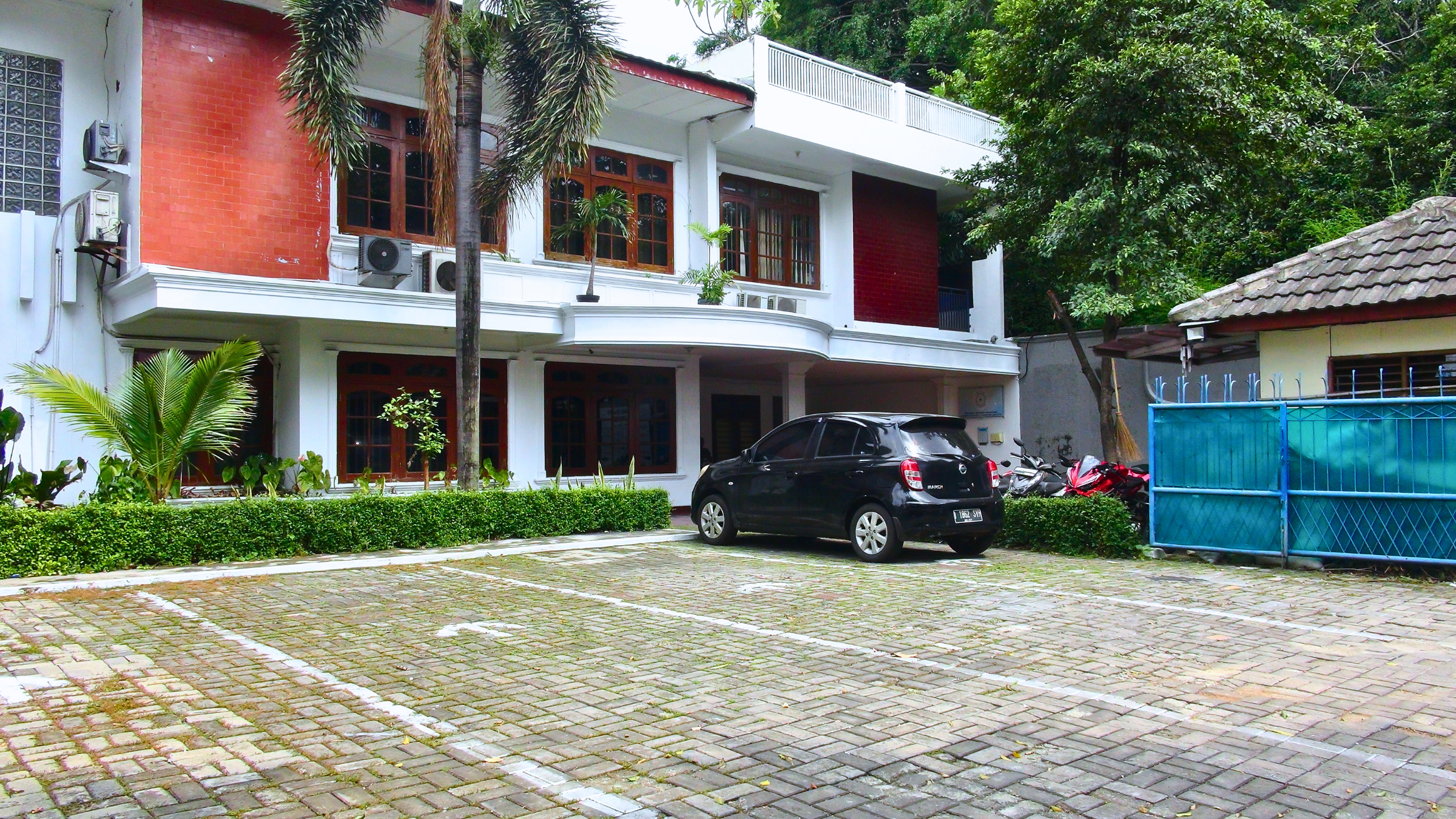 parkir mobil